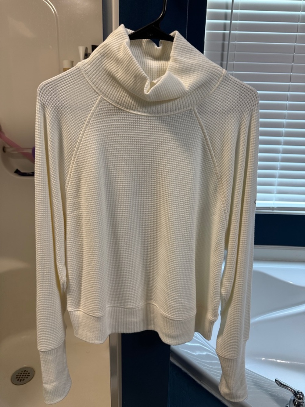 ALO Yoga Cream Waffle Turtleneck Pullover